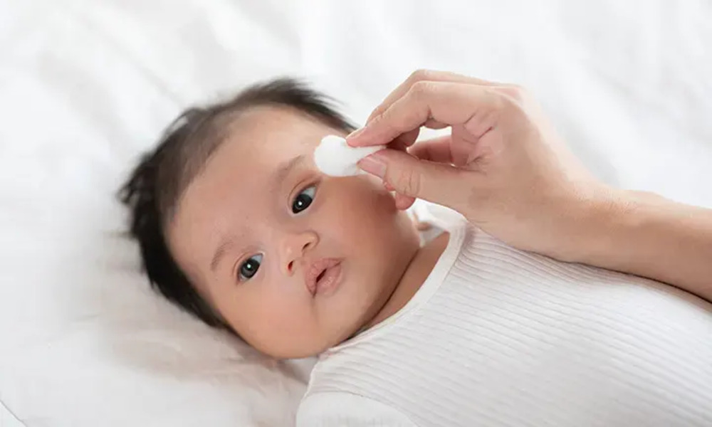 Precautions and Dos/Don’ts for Cleaning Baby’s Ears