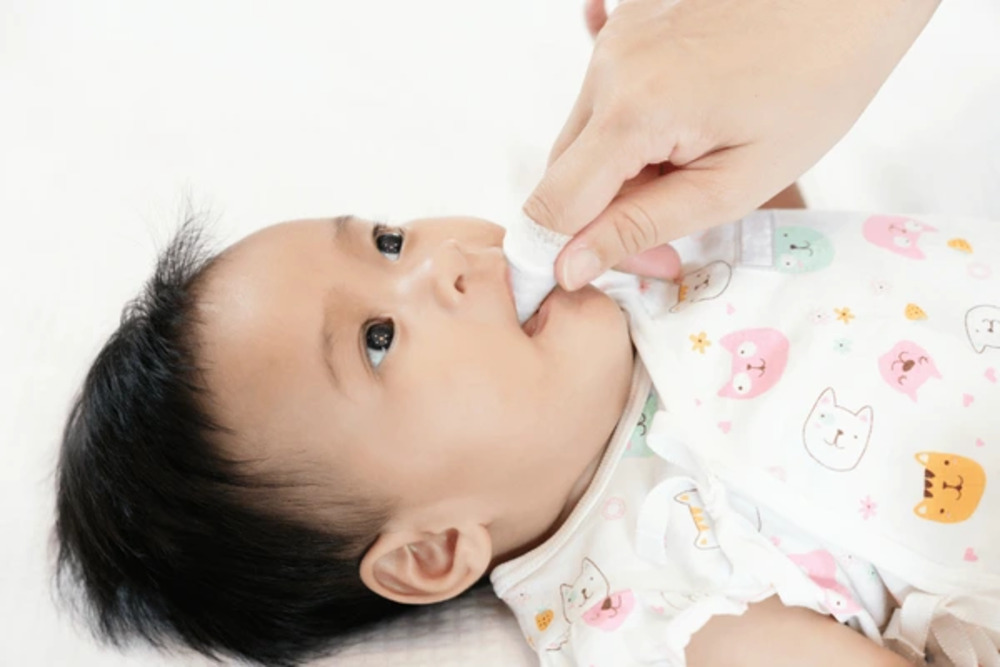 When and How Often to Clean a Baby’s Tongue

