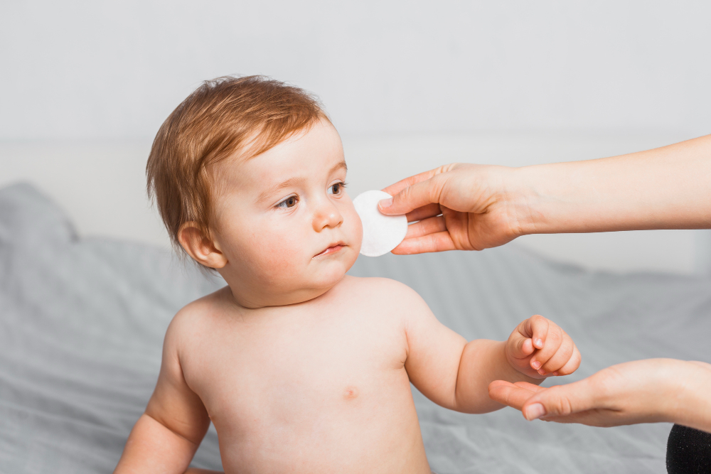 How To Treat Heat Rash In Babies? Types, Signs, & Treatment