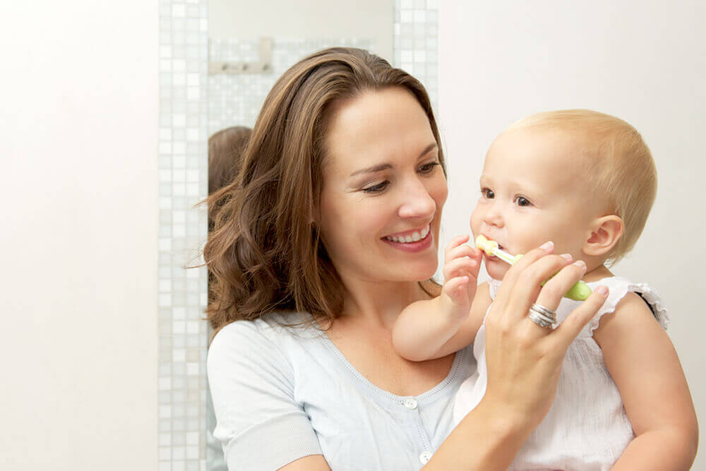 When to Start Brushing Baby Teeth? Tips For Brushing Baby
